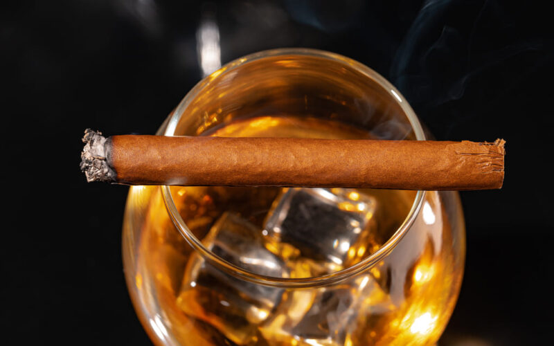 Experimenta los sabores exclusivos de los cigarros Empatía: Esmeralda y Zafiro